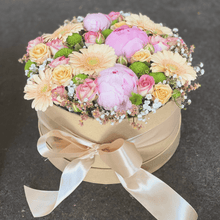 Kép betöltése a galériamegjelenítőbe: Vegyes pasztell virágdoboz
